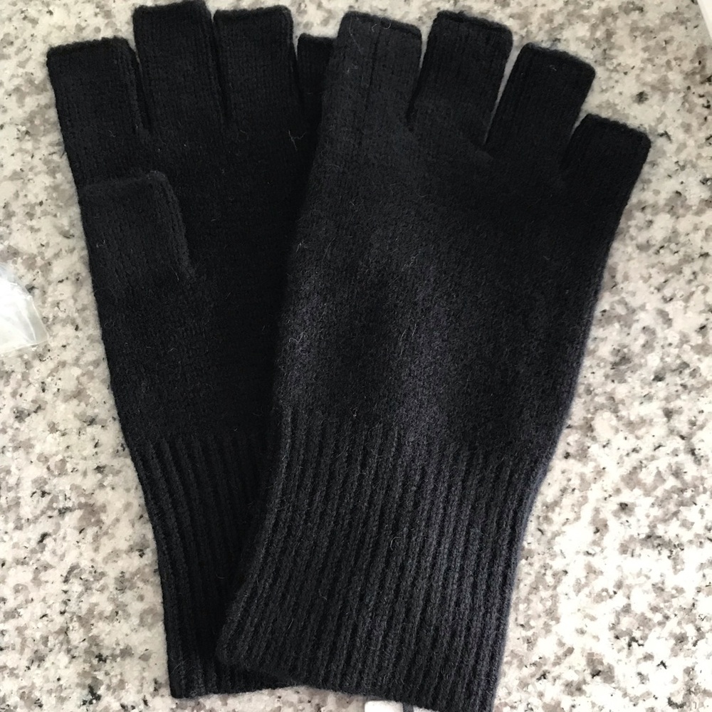 Halogen Fingerless Cashmere Gloves